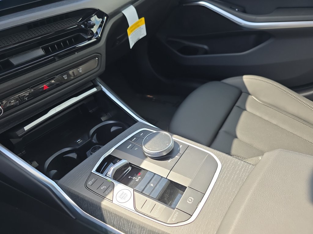 Used 2026 BMW 330i Sedan w/ M Sport Package RWD image 19