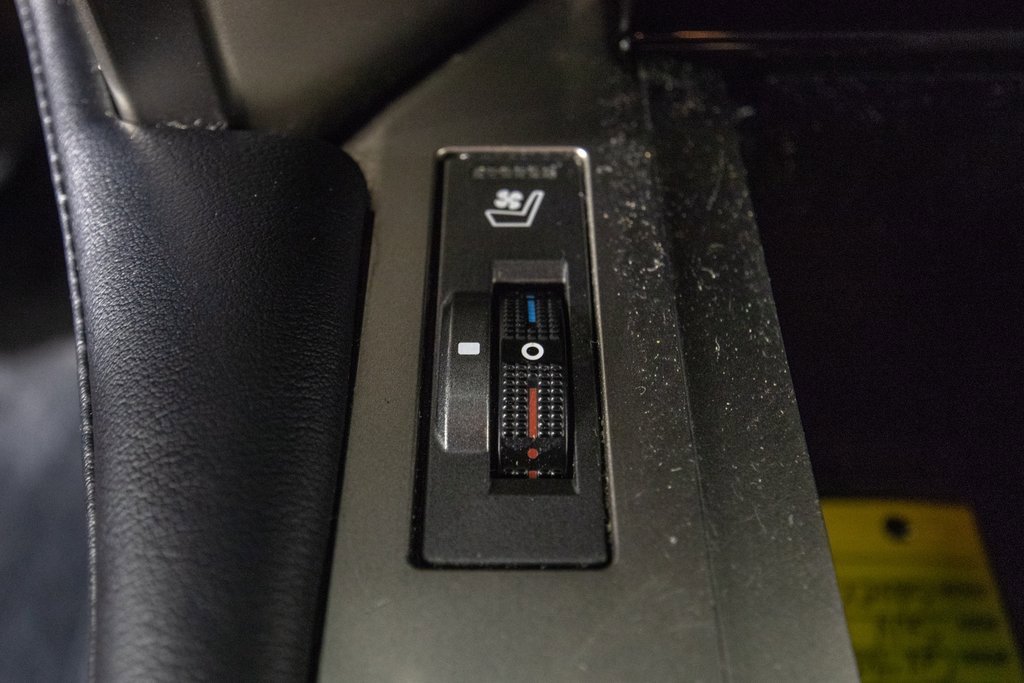 Used 2018 Lexus GX 460 w/ Navigation Package image 26