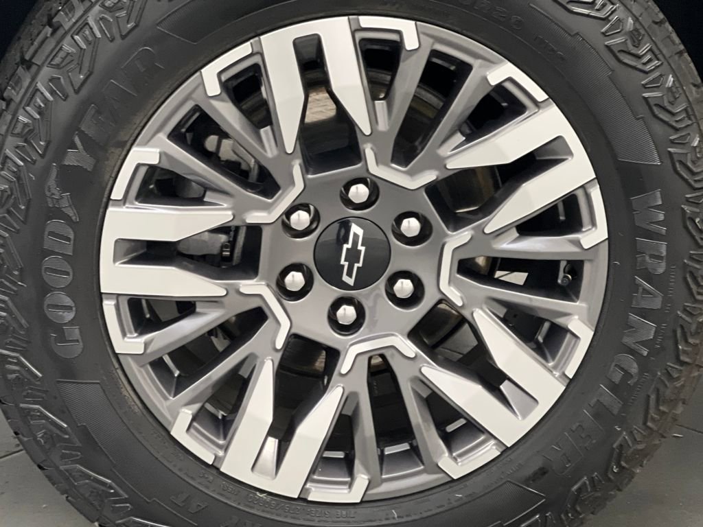 Used 2025 Chevrolet Tahoe Z71 image 69