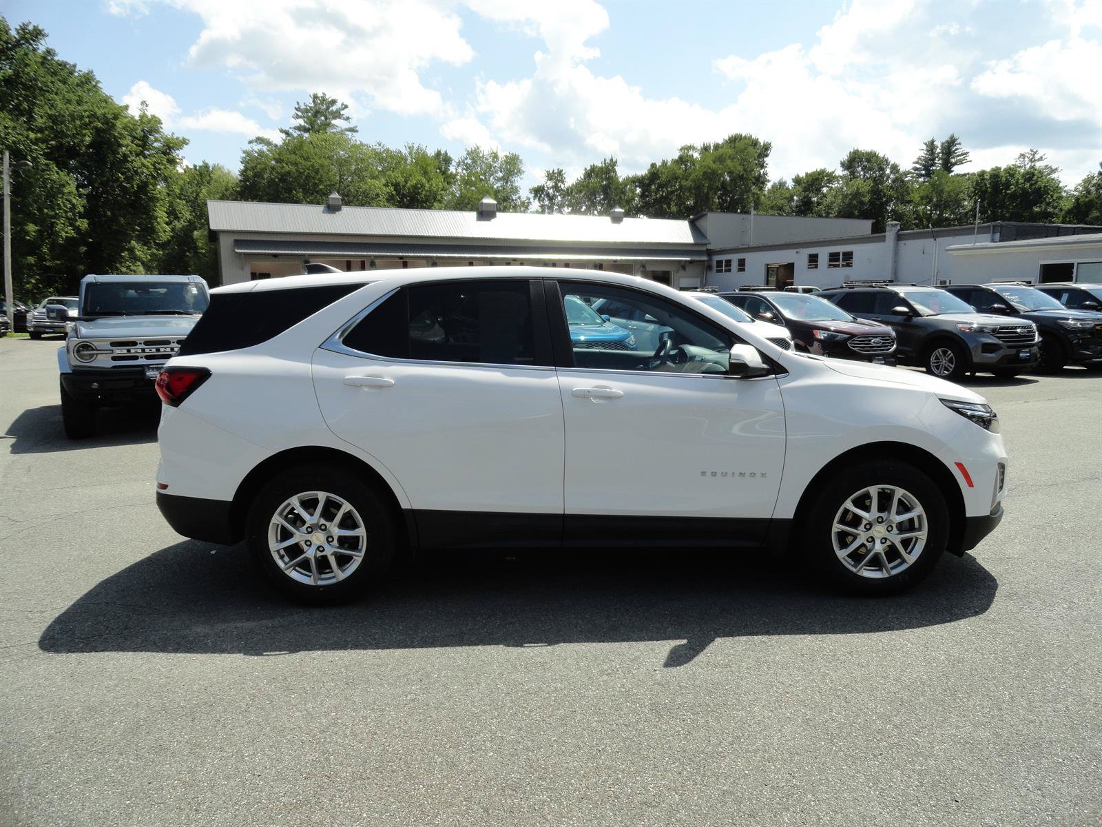 Used 2022 Chevrolet Equinox LT AWD/4WD image 9