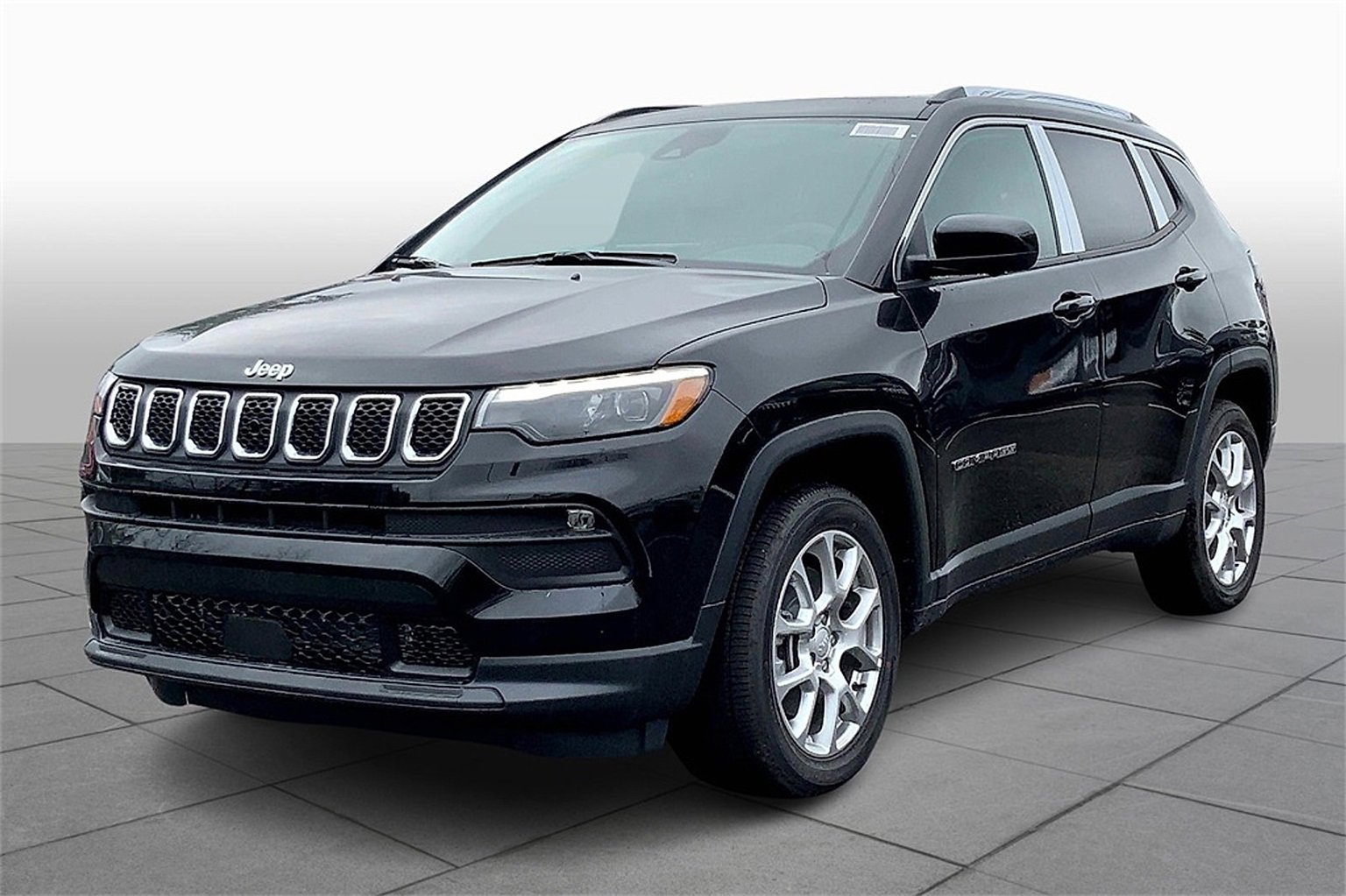 New 2023 Jeep Compass Latitude w/ Sun and Sound Group