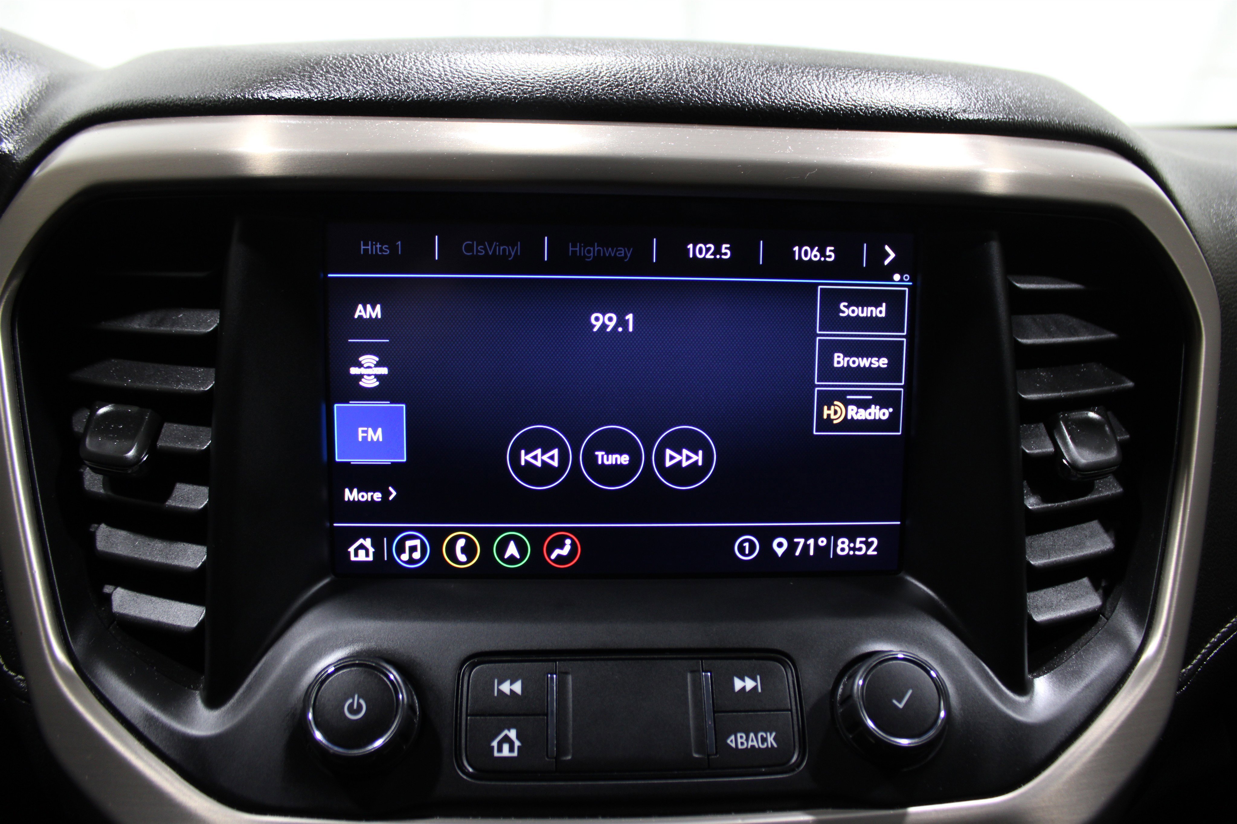 Used 2020 GMC Acadia Denali w/ Trailering Package image 17