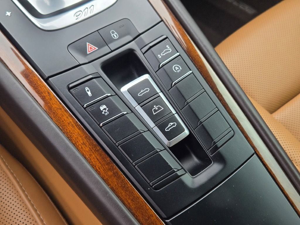 Certified 2017 Porsche 911 Turbo image 24