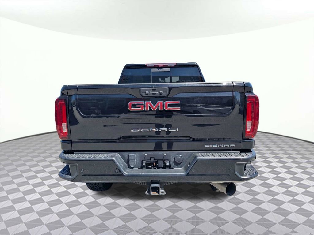 Used 2023 GMC Sierra 2500 Denali w/ Denali Black Diamond Edition image 3