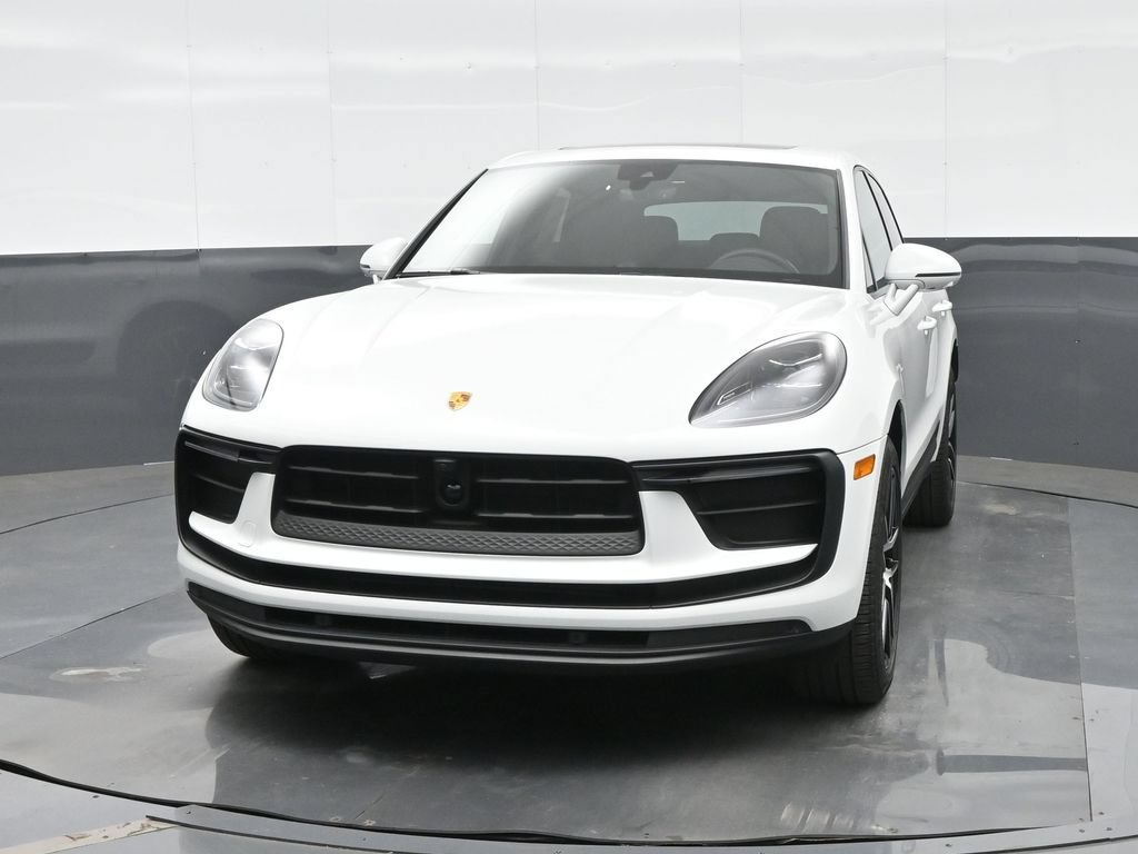 Certified 2023 Porsche Macan AWD/4WD image 12