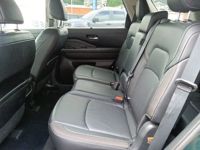 Used 2024 Nissan Pathfinder SL AWD/4WD image 27