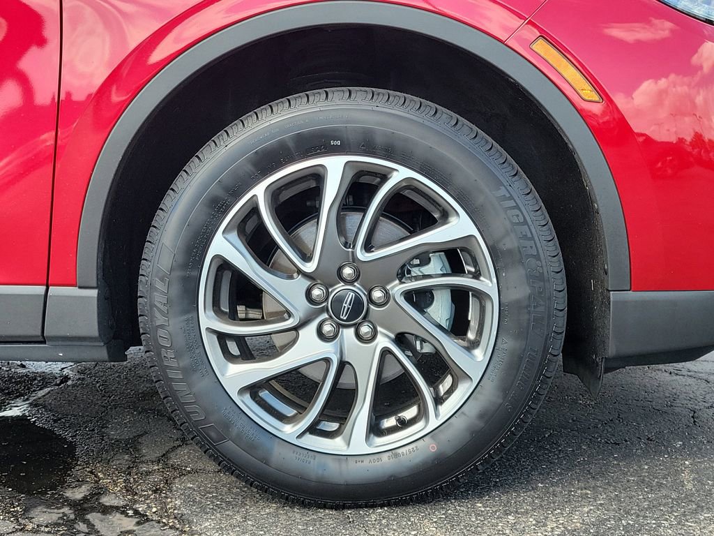 Certified 2022 Lincoln Corsair AWD w/ Equipment Group 101A image 9