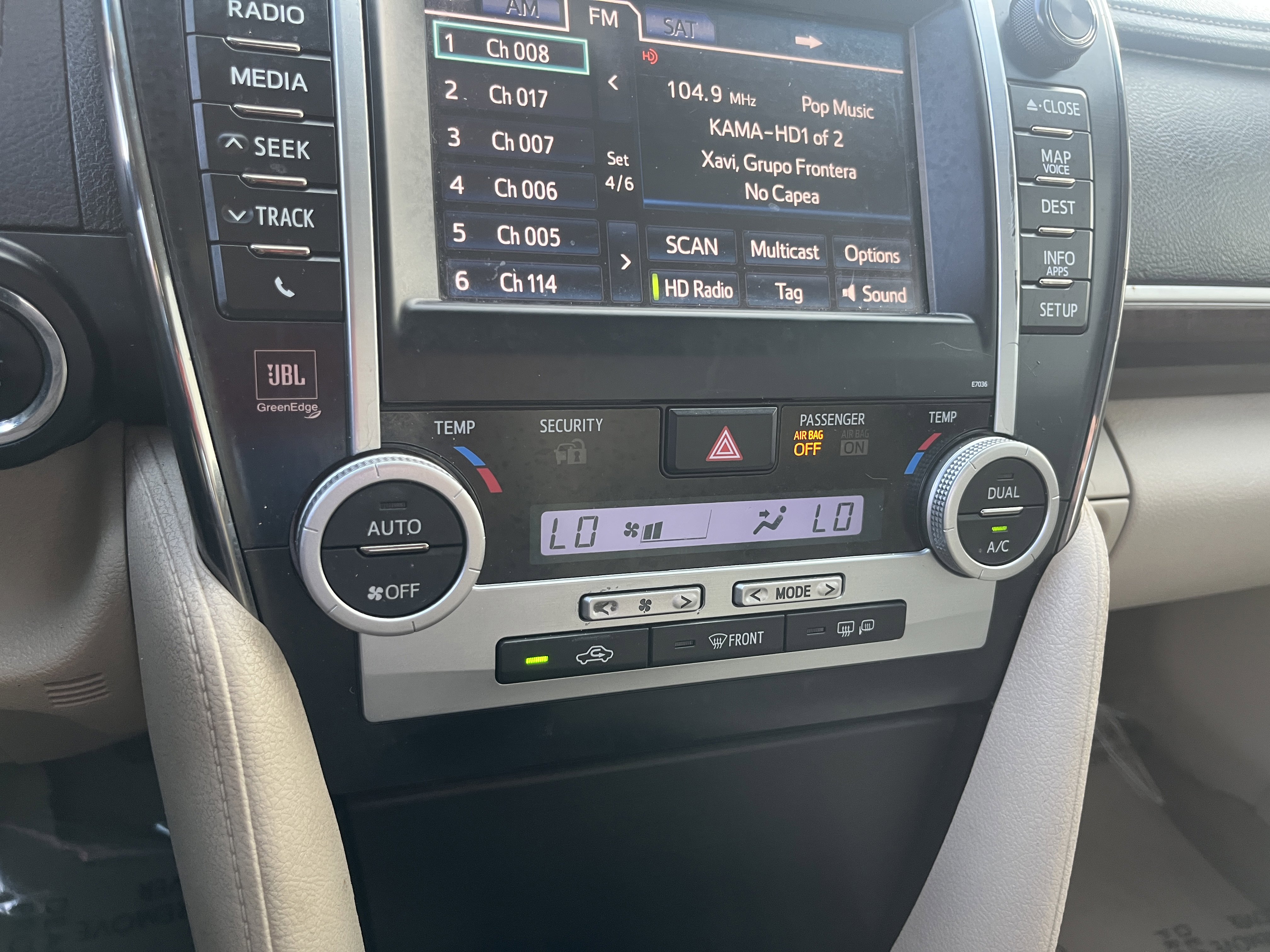 Used 2012 Toyota Camry XLE image 24