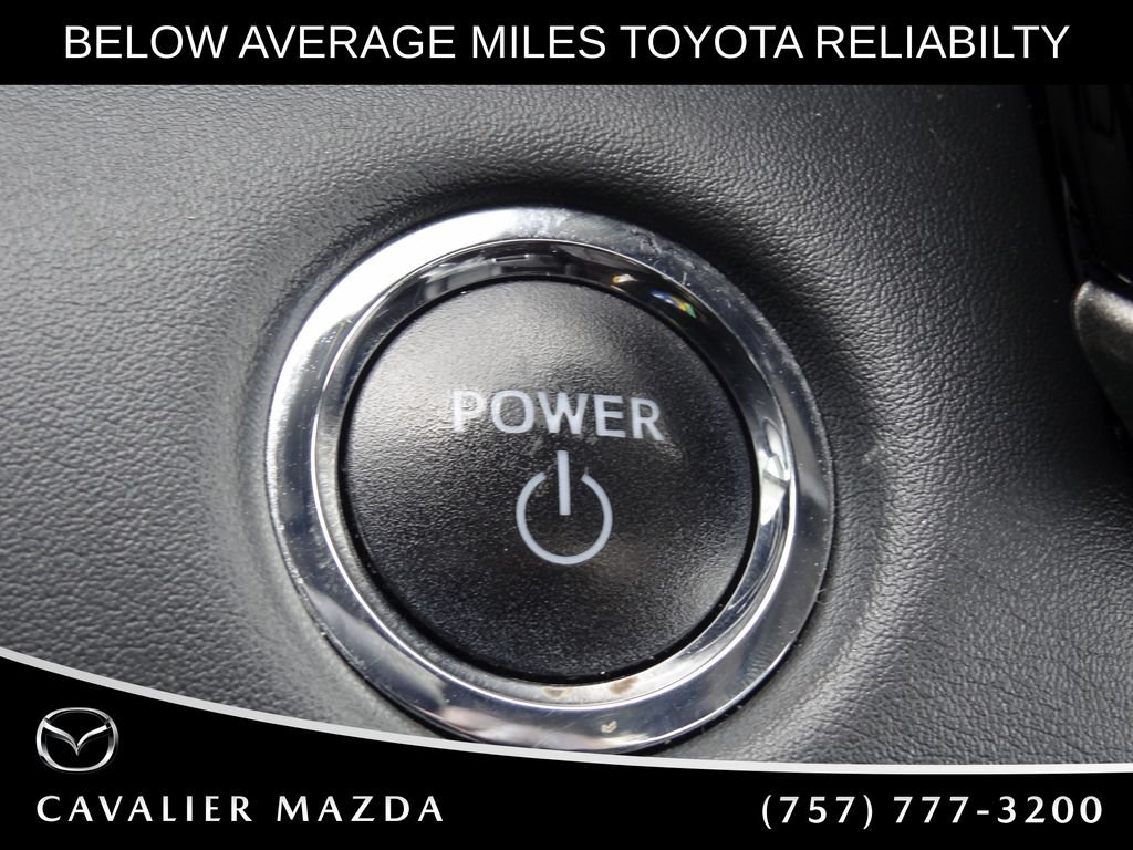 Used 2023 Toyota Highlander XLE AWD/4WD image 31