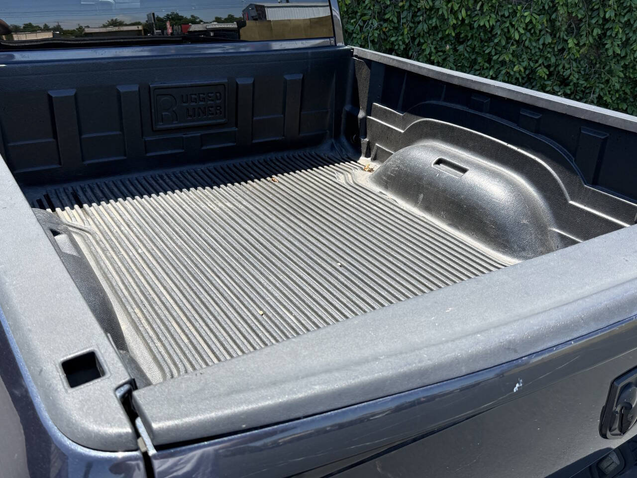 Used 2015 RAM 1500 ST w/ SXT Appearance Group RWD image 10
