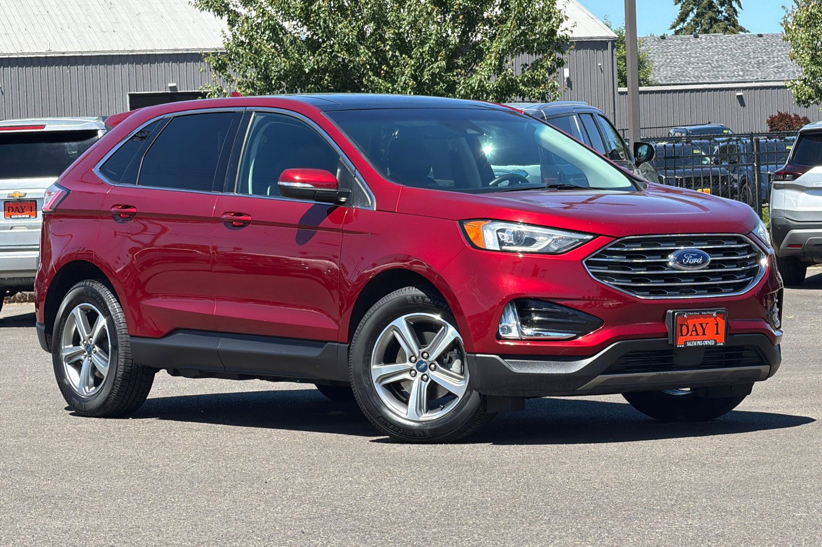 Used 2019 Ford Edge SEL w/ Equipment Group 201A FWD image 2