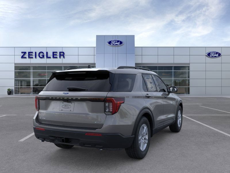 New 2026 Ford Explorer Active AWD/4WD image 8