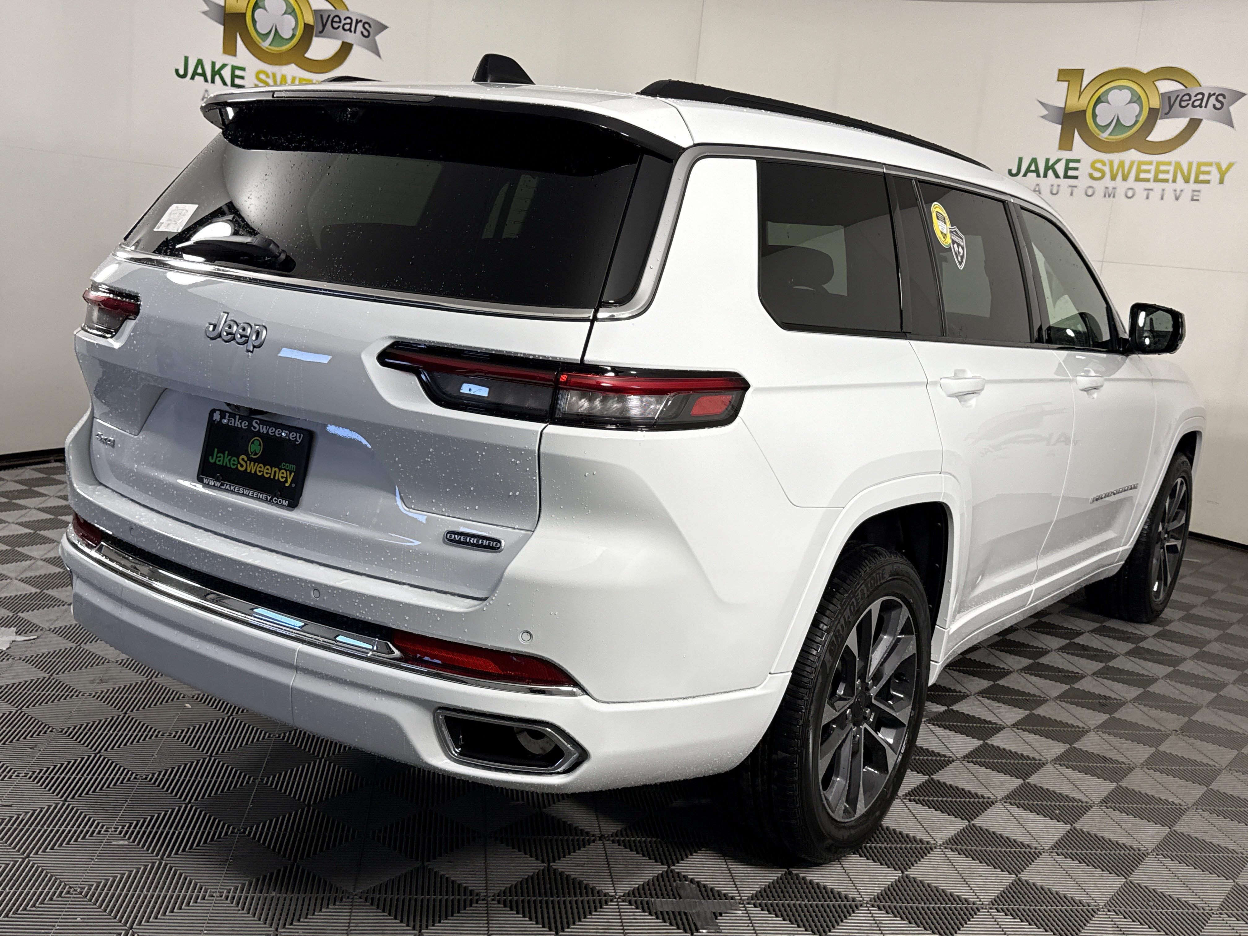 New 2025 Jeep Grand Cherokee L Overland w/ Advanced Protech Group III AWD/4WD image 10