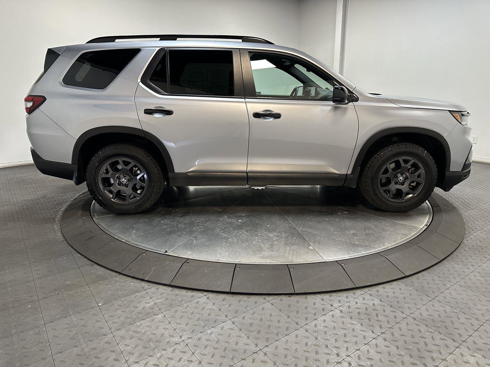 Used 2023 Honda Pilot TrailSport image 15