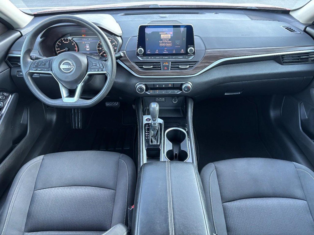 Used 2023 Nissan Altima 2.5 SV FWD image 11