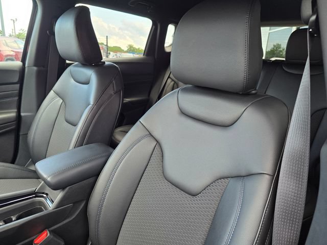 New 2026 Jeep Compass Latitude AWD/4WD image 6