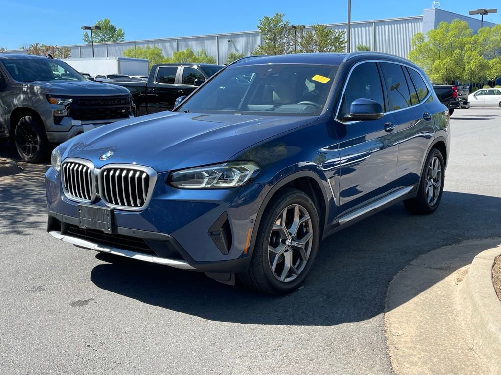 Used 2024 BMW X3 xDrive30i w/ Premium Package AWD/4WD image 3