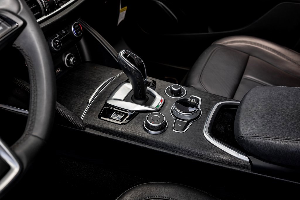 Used 2021 Alfa Romeo Stelvio Sprint image 23