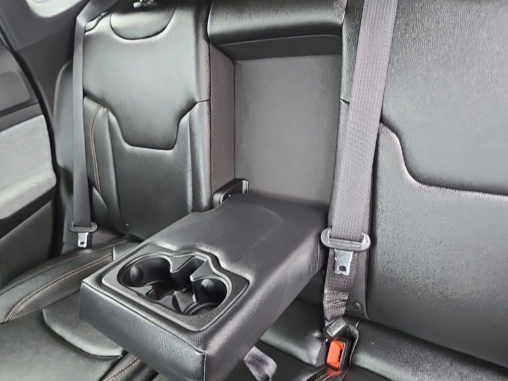Used 2024 Jeep Compass Latitude w/ Sun and Sound Group AWD/4WD image 46