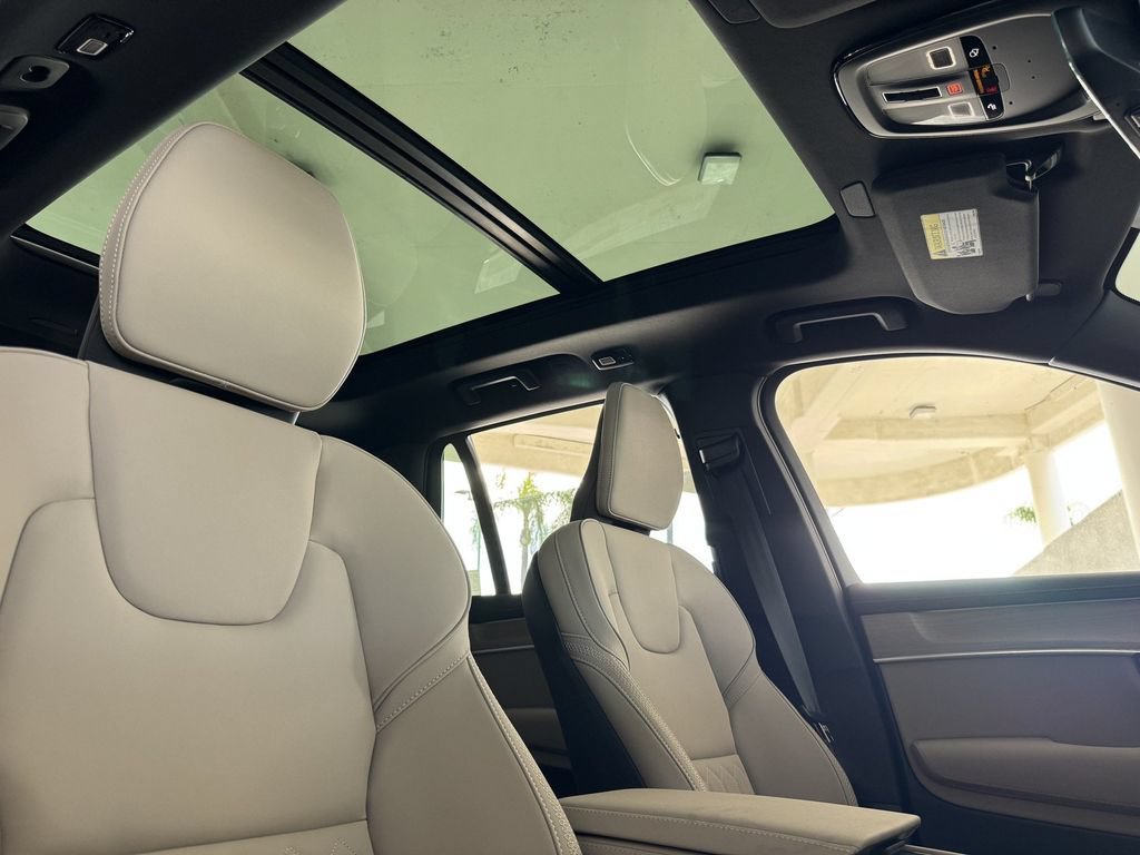 New 2026 Volvo XC90 T8 Plus AWD/4WD image 17