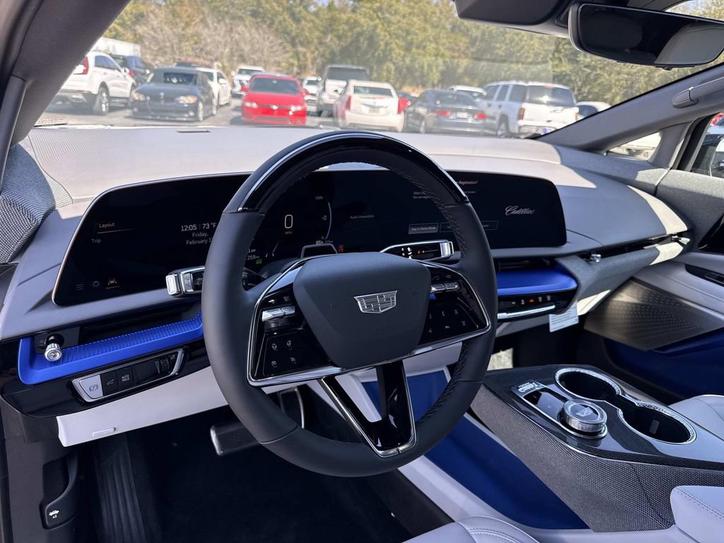 New 2026 Cadillac Optiq Luxury 1 image 32