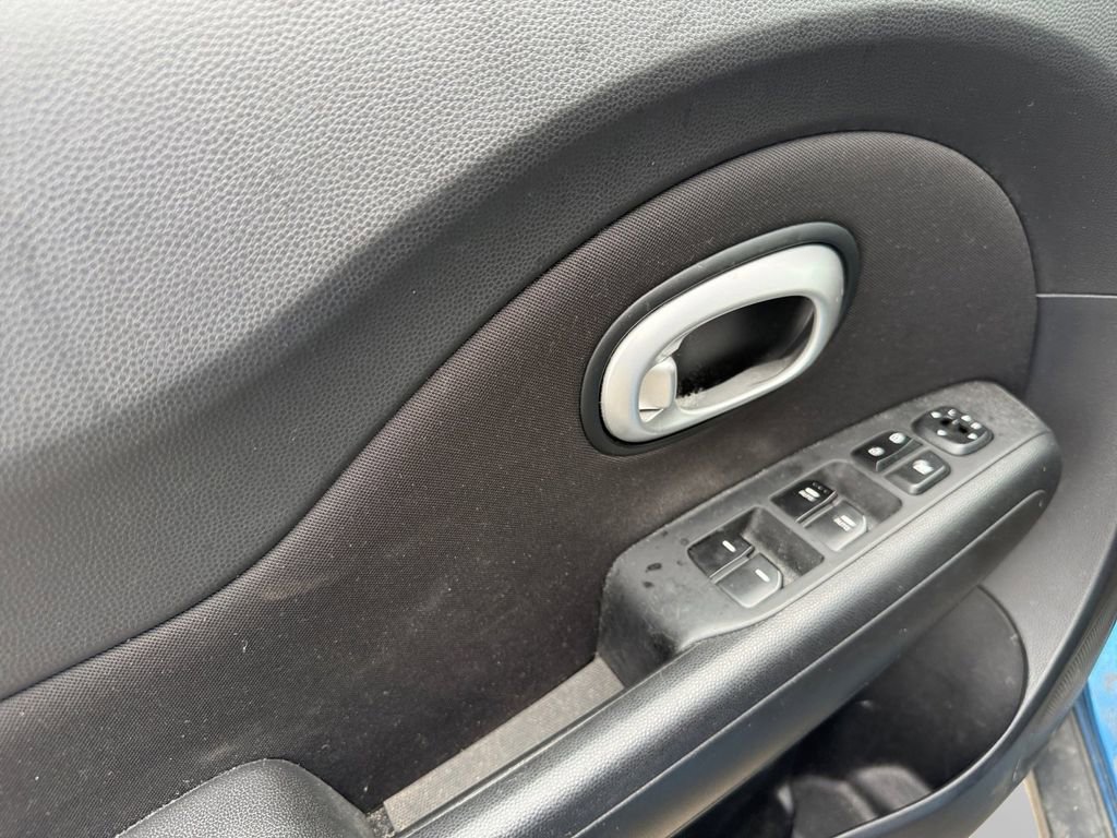 Used 2016 Kia Soul + w/ Designer's Package image 11
