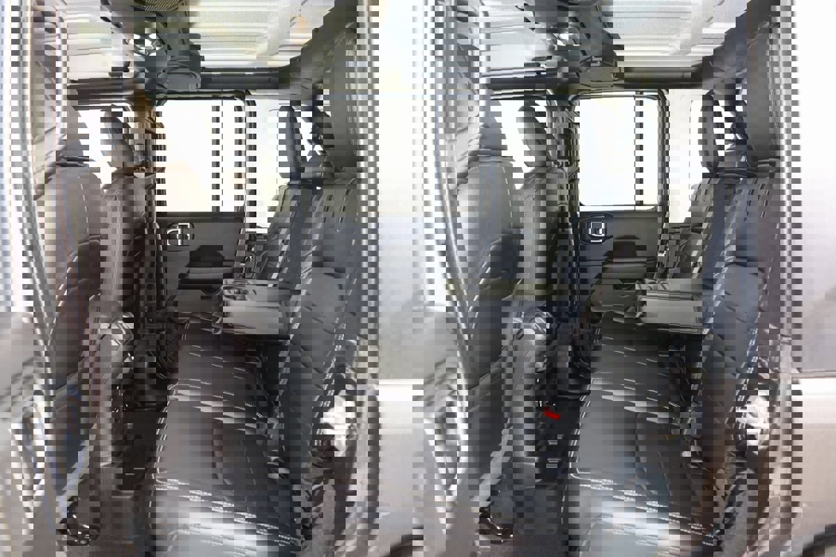 Used 2022 Jeep Wrangler Unlimited Sahara w/ Cold Weather Group image 51