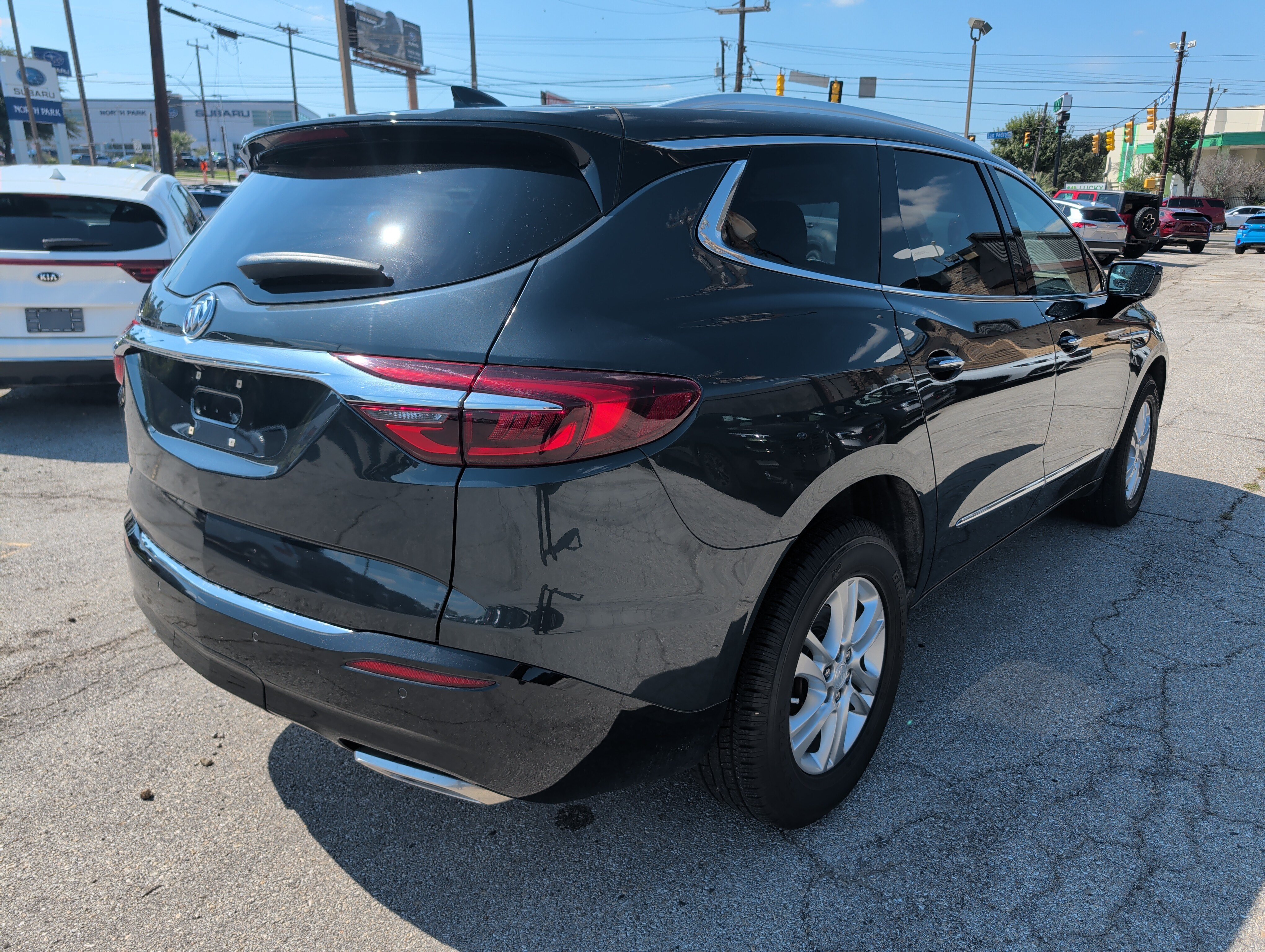 Used 2019 Buick Enclave Essence FWD image 19