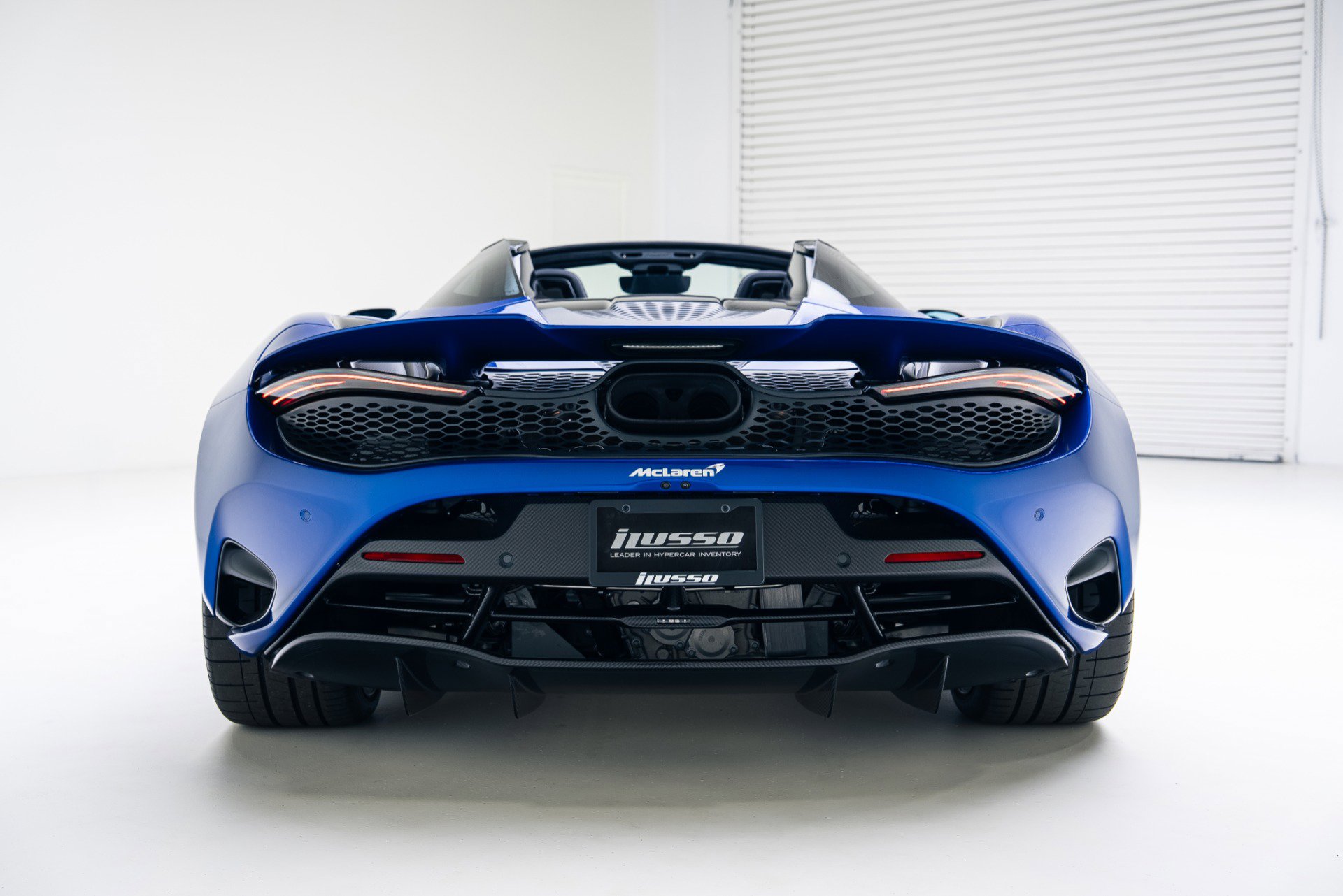 Used 2024 McLaren 750S Spider image 6