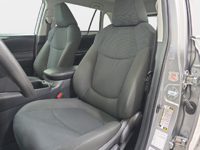 Certified 2025 Toyota RAV4 LE AWD/4WD image 12