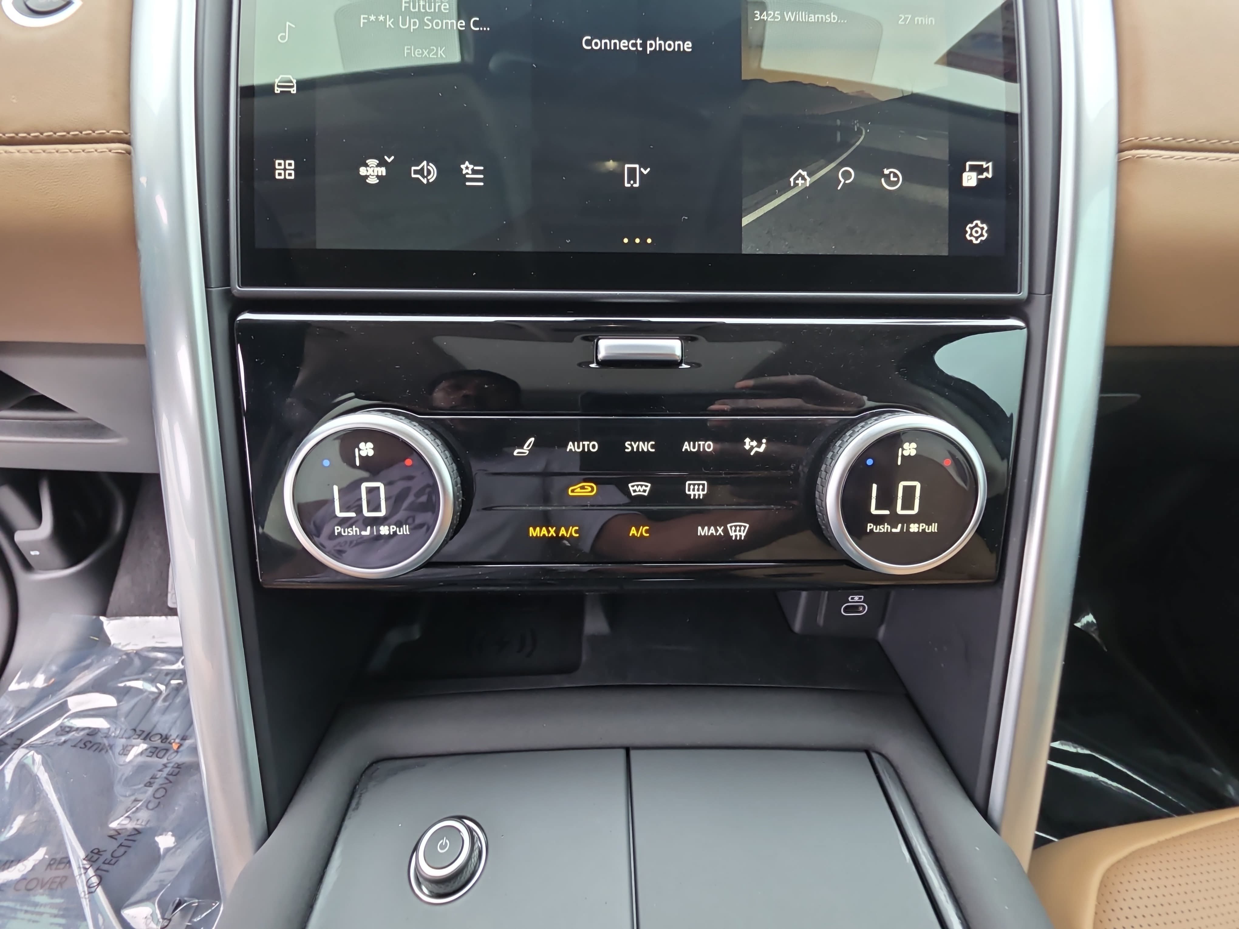 Used 2025 Land Rover Discovery Metropolitan Edition AWD/4WD image 22