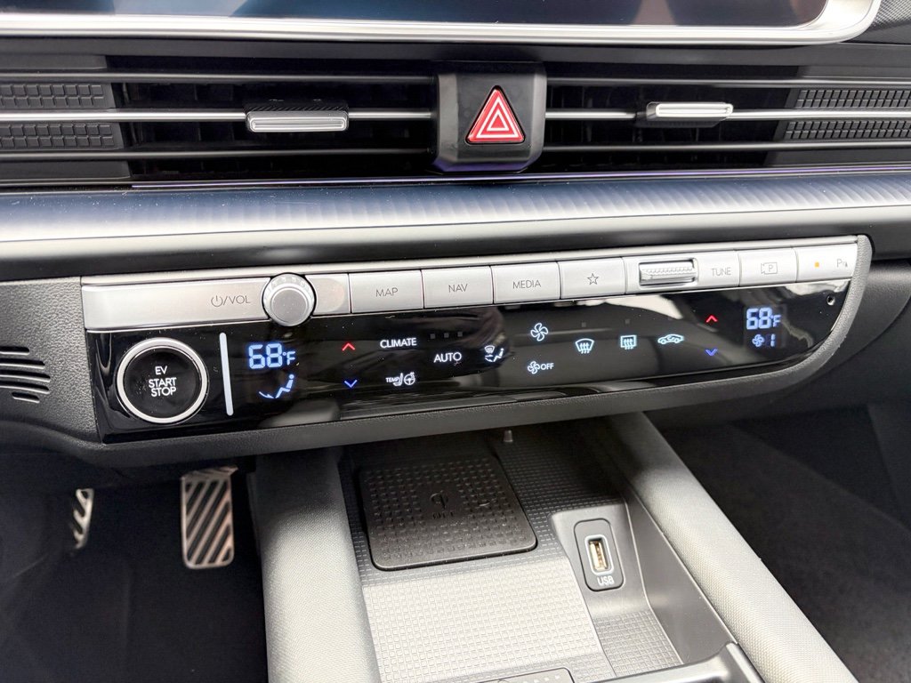 Used 2023 Hyundai Ioniq 6 Limited image 16