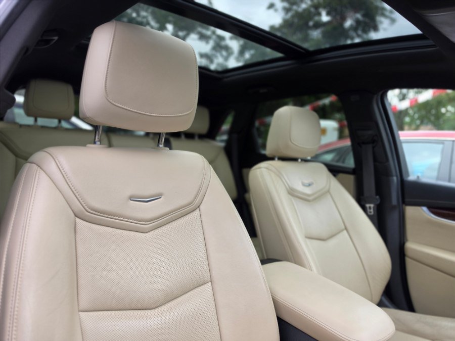 Used 2017 Cadillac XT5 Luxury w/ Driver Awareness Package FWD image 34