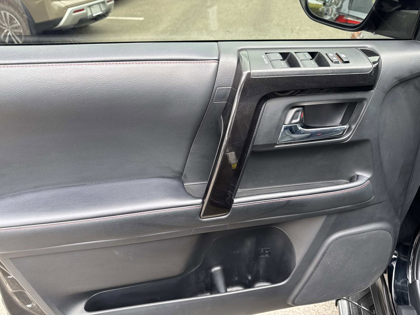Used 2021 Toyota 4Runner Venture AWD/4WD image 15