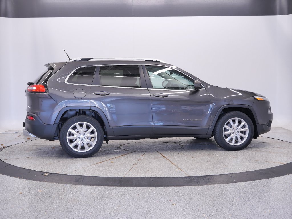 Used 2015 Jeep Cherokee Limited w/ Trailer Tow Group AWD/4WD image 6