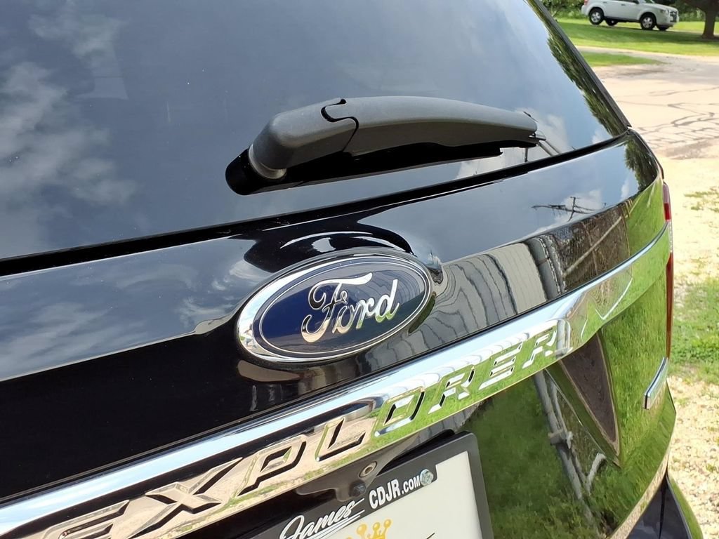 Used 2017 Ford Explorer XLT FWD image 31