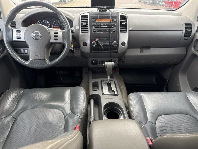 Used 2010 Nissan Frontier LE w/ LE Value Truck Pkg AWD/4WD image 24
