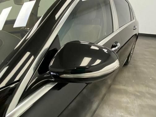 Used 2018 Mercedes-Benz Maybach S 560 4MATIC image 13