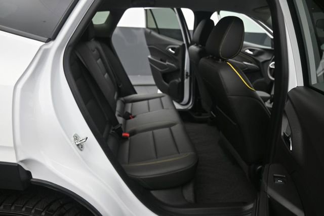 Certified 2025 Chevrolet Trax ACTIV FWD image 15