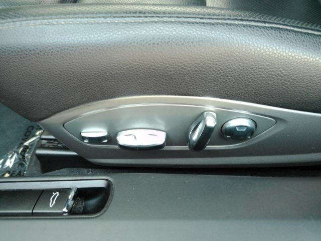 Used 2013 Porsche Boxster S RWD image 17