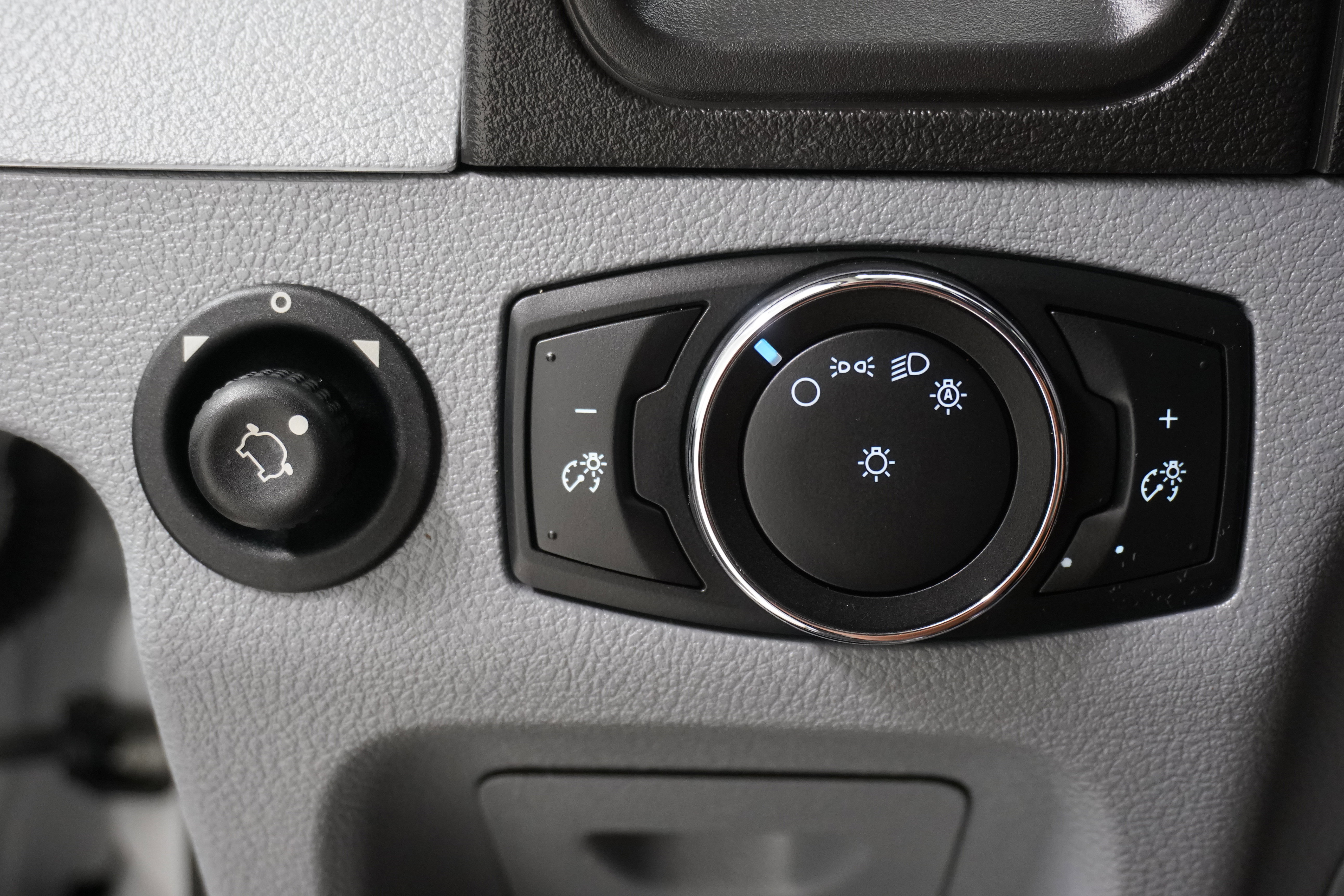 Used 2016 Ford Transit 150 XLT image 20