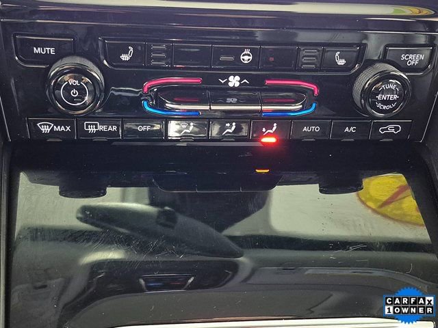 Used 2024 Jeep Grand Cherokee L Limited w/ Black Appearance Package image 18