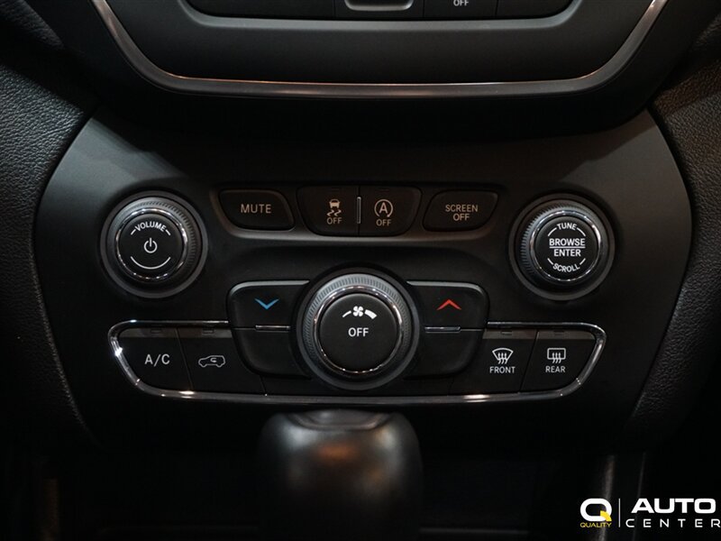 Used 2022 Jeep Cherokee Sport AWD/4WD image 22