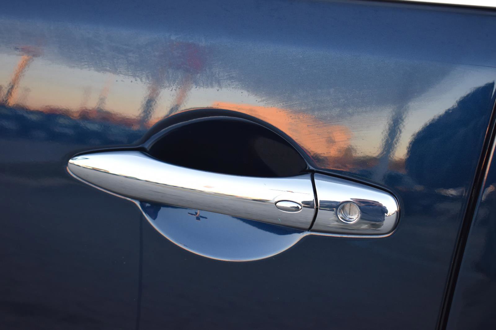 Certified 2024 Nissan Armada Platinum w/ Captain's Chairs Package image 5