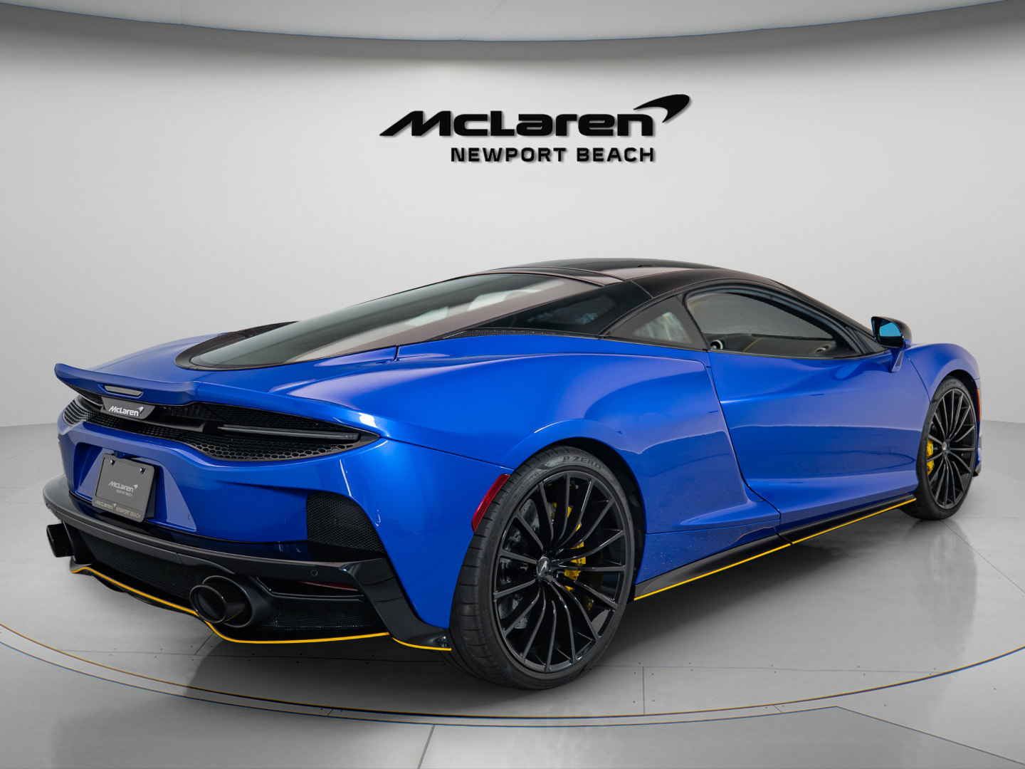 Used 2023 McLaren GT RWD image 6