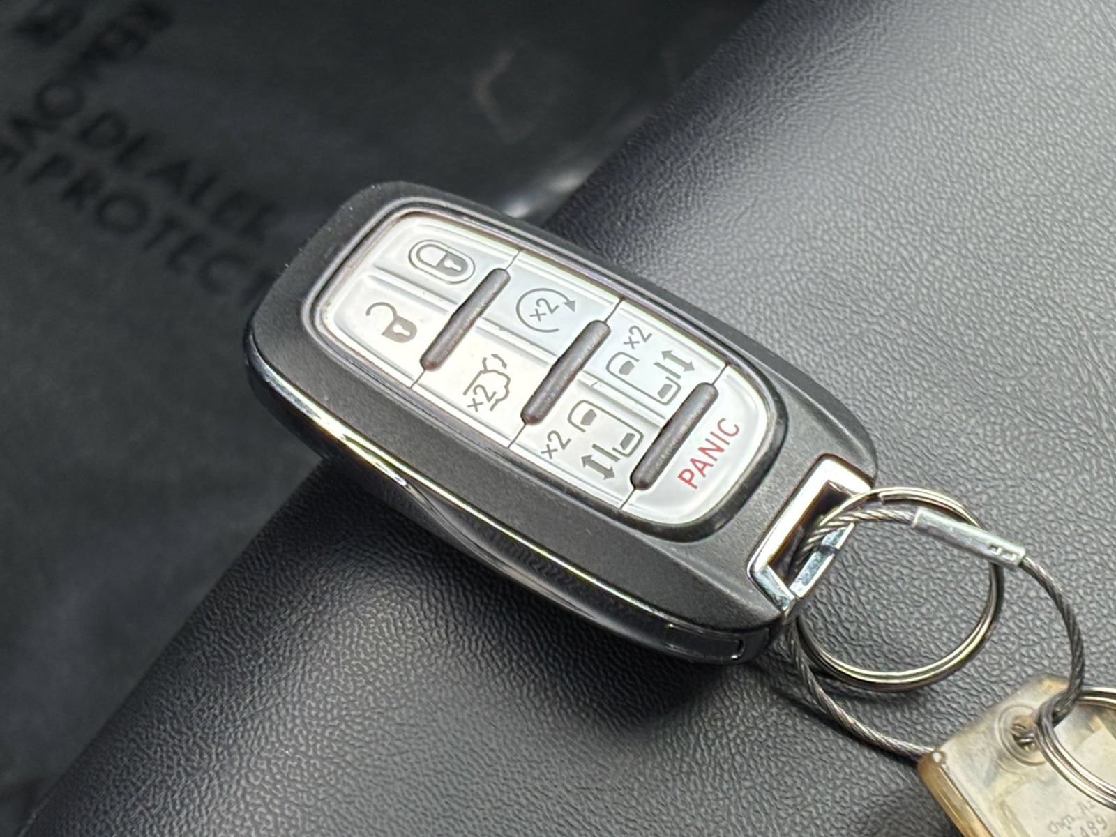 Used 2025 Chrysler Pacifica Select FWD image 20