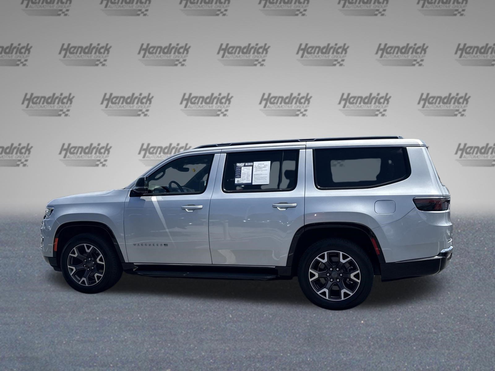 Used 2023 Jeep Wagoneer Series III w/ Preferred Equipment Group RWD image 6