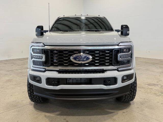 Used 2026 Ford F450 Platinum w/ FX4 Off-Road Package image 3