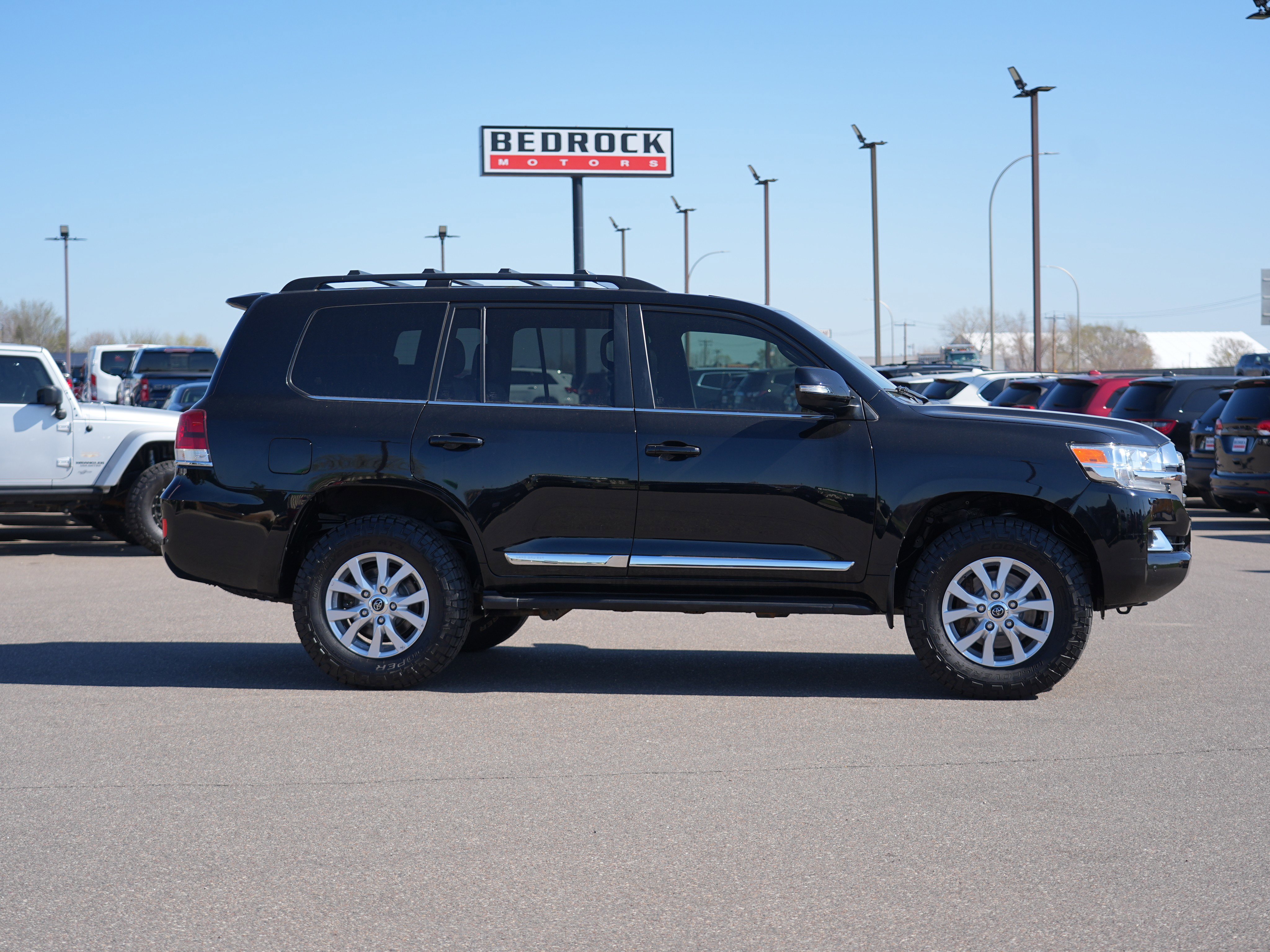 Used 2016 Toyota Land Cruiser AWD/4WD image 2