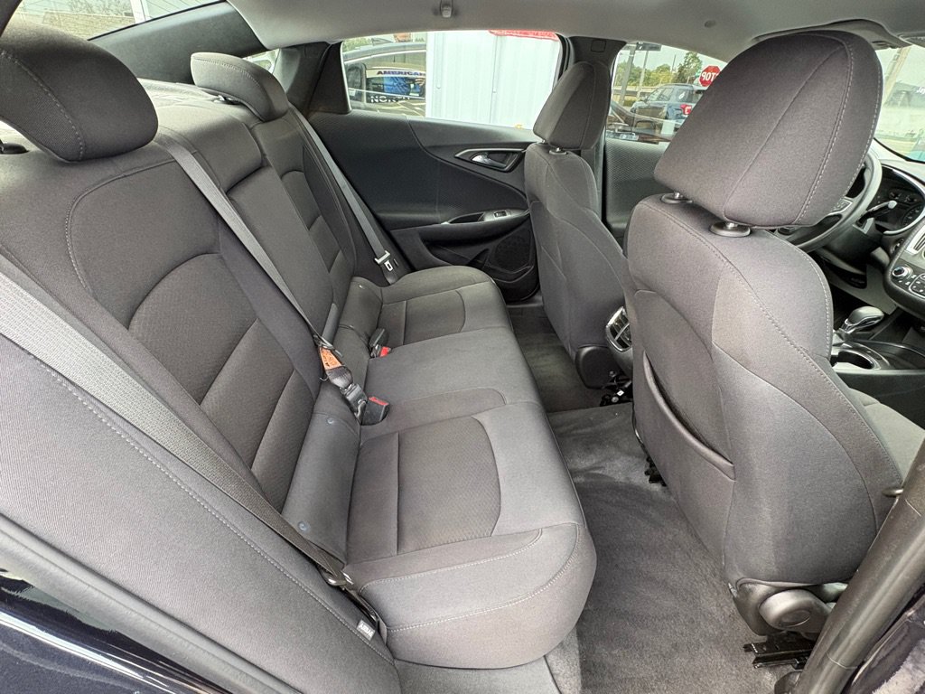 Used 2023 Chevrolet Malibu LT FWD image 16